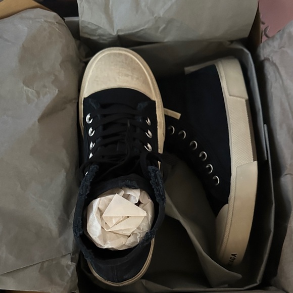 Balenciaga shoes brand new in Box - Picture 5 of 11